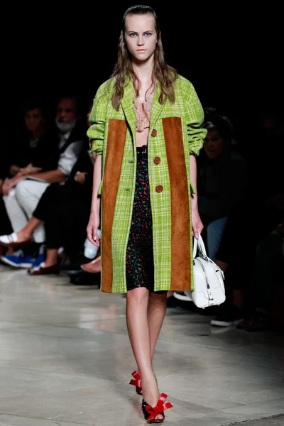 Look 9